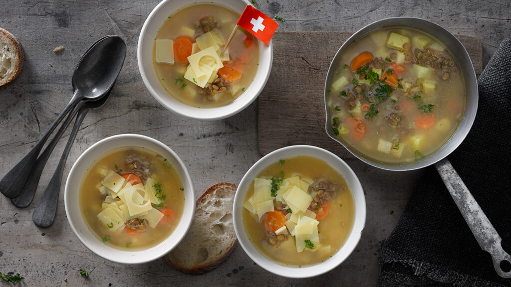 2019 2 Linsen Gemuesesuppe mit FNhnchen 8