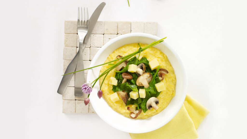 Emmentaler Polenta mit Spinat und Pilzen 1300x731 1 17